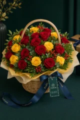 Aranjament Floral Premium cu Trandafiri Galbeni și Roșii – imaginea 3
