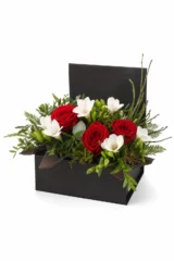 Buchet Premium cu Frezii și Trandafiri Albe și Roșii – imaginea 1
