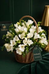 Aranjament Floral Premium cu Frezii Albe – imaginea 3