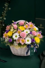 Aranjament Floral Premium cu Alstroemeria și Chrysanthemum Albe și Galbene – imaginea 3