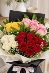 Buchet deosebit cu trandafiri in 4 culori – imaginea 3
