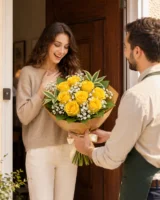 Buchet cu trandafiri galbeni cadou de flori – imaginea 2