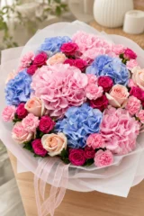Buchet hortensii si trandafiri minirosa – imaginea 3