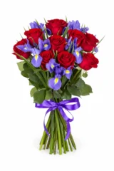 Buchet irisi si trandafiri rosii – imaginea 1