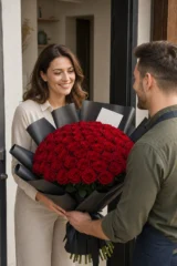 Buchet imens de trandafiri rosii, cadou floral romantic – imaginea 2
